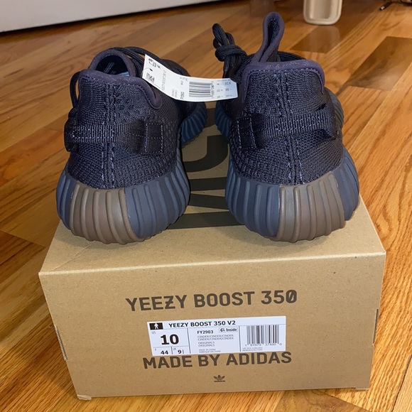 Yeezy Boost 350 V2